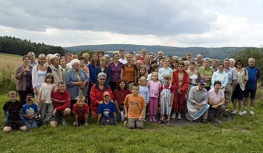 Gruppenbild der Teilnehmer an der gemeinsamen Fahrradtour von Trinitatis- und Martinskirchengemeinde