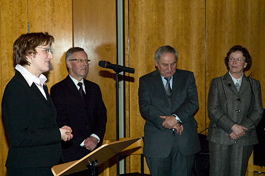 Pfarrerin Bettina Mohr mit ihren Eltern und dem Vorsitzenden des Kirchenvorstands, Dr. Hans-Gerd Lehmann